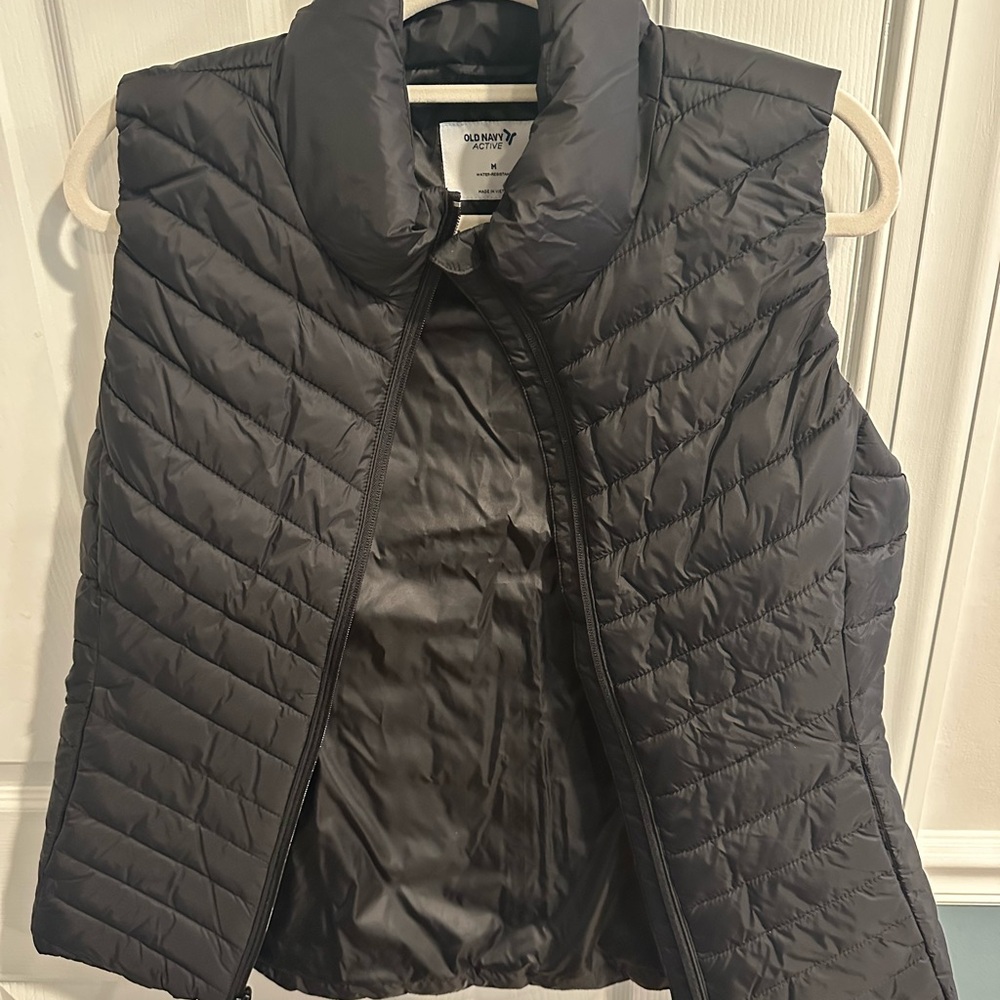 Old Navy Women's Black Quilted Vest